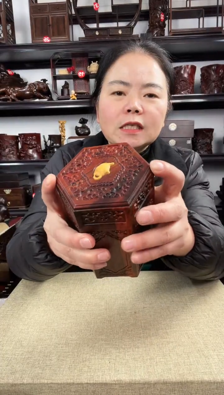 木老李红木工艺品80瑕疵