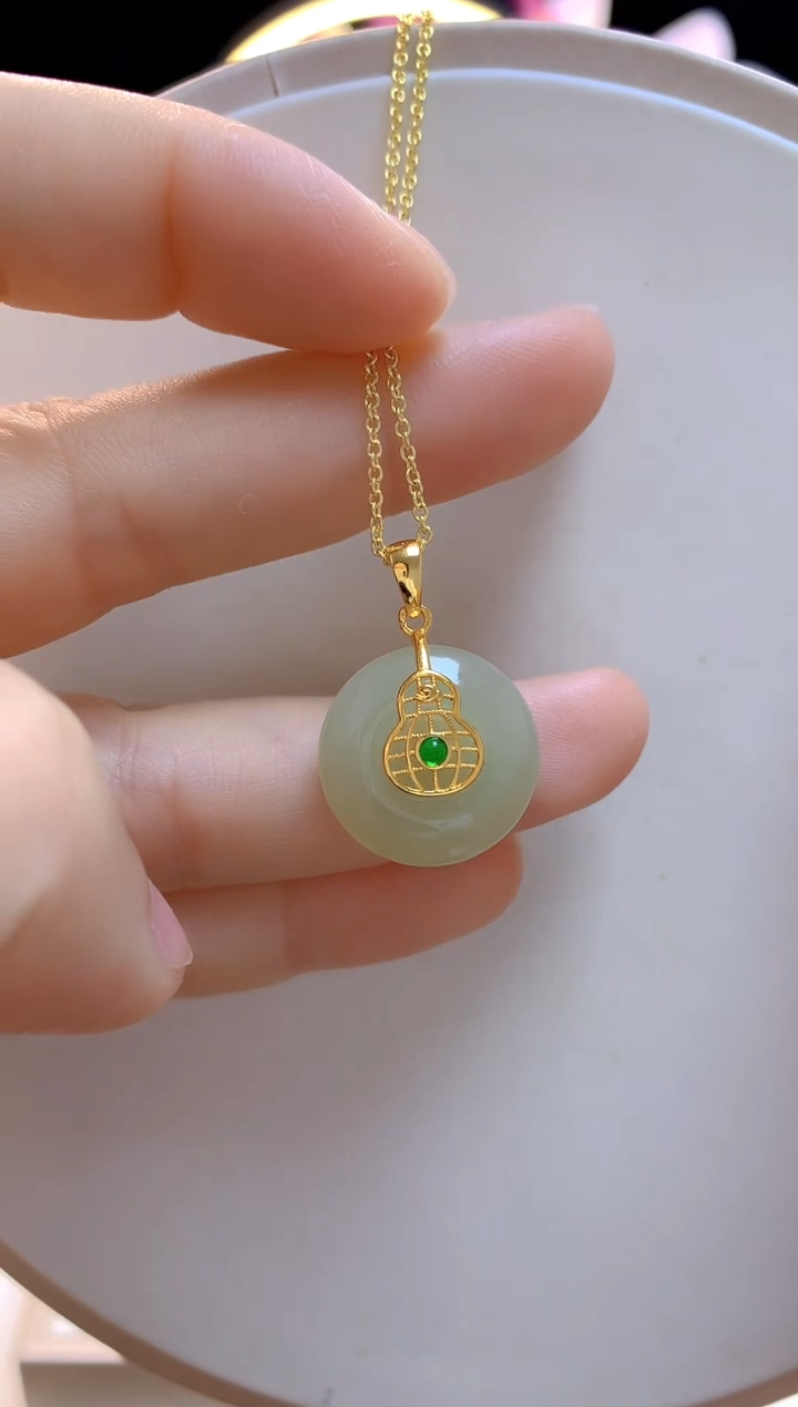 和田玉银S925镶嵌吊坠(赠链)葫芦款平安扣