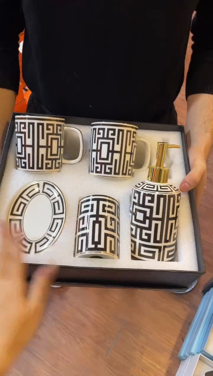 杯鸿辉家品牌瓷器，京东包邮！