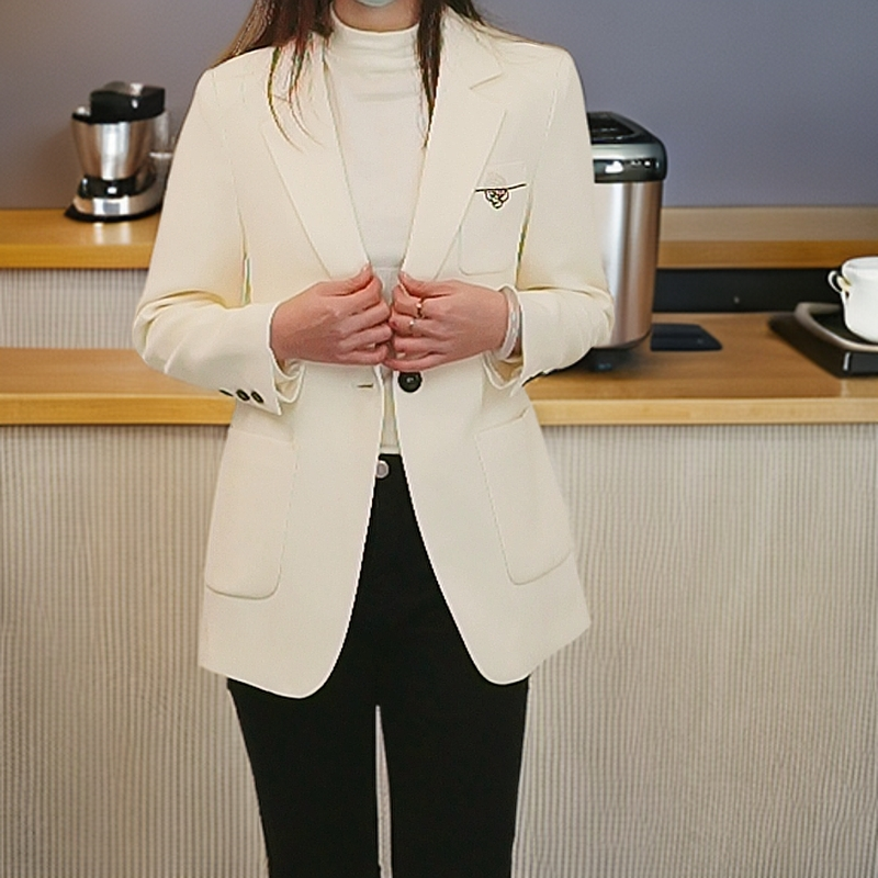 CW175短视频运动针织时尚休闲百搭女士黑色气质短款春秋