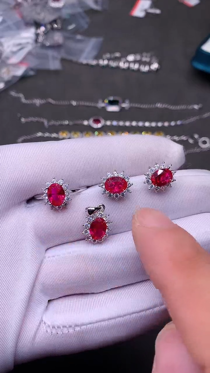 【闪购商品】红宝石套装银S925镶嵌.........