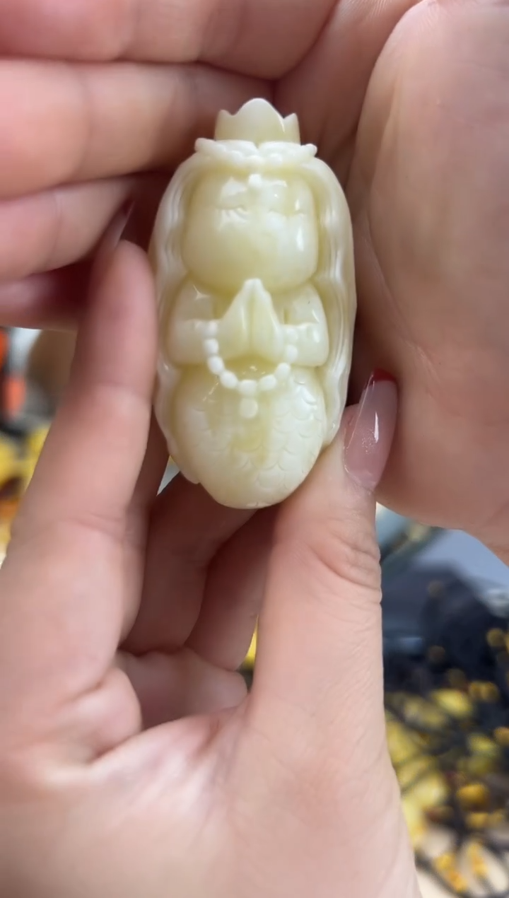 【闪购商品】琥珀裸石未镶嵌蜜蜡吊坠