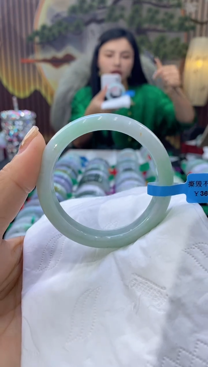 【闪购商品】翡翠手镯未镶嵌多人00115