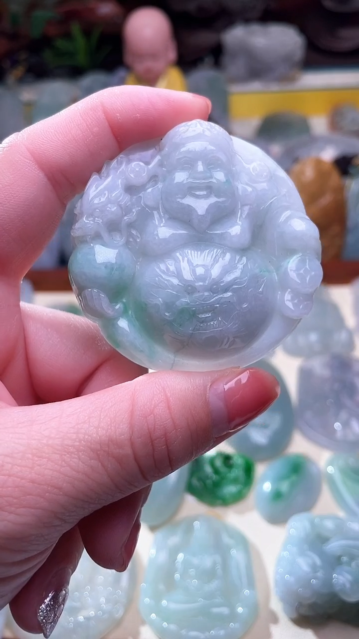 翡翠未镶嵌颈饰财神
