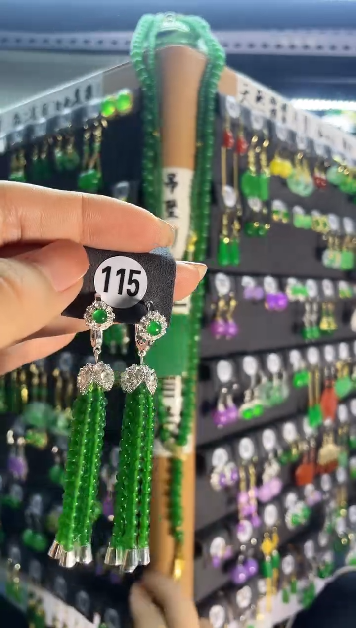 【闪购商品】翡翠耳饰银S925镶嵌115...