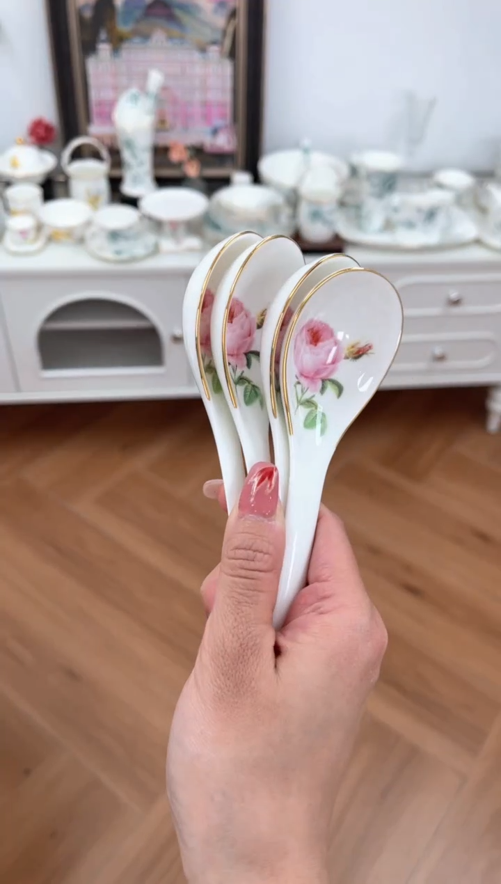 【闪购商品】碗玫瑰高骨骨瓷4个勺子