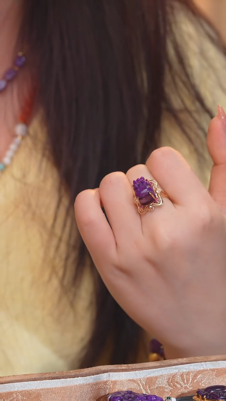 【闪购商品】苏纪石（舒俱来）戒指18K金镶嵌多样性发（25号）@Q4538