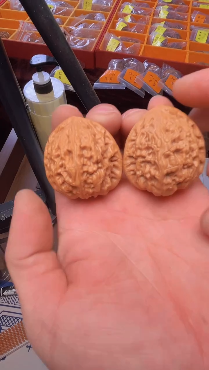 【闪购商品】文玩核桃把件41金牛