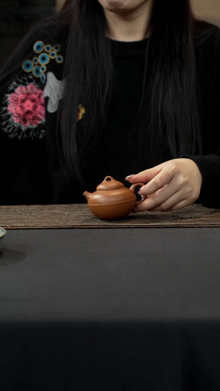 【闪购商品】紫砂茶壶小束腰圆鼓老段泥120cc