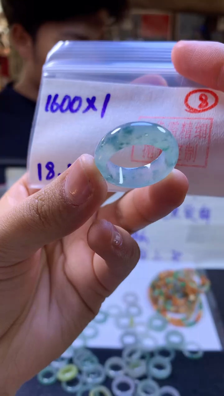 【闪购商品】定制翡翠未镶嵌戒圈#1600元-毛货需精细抛光