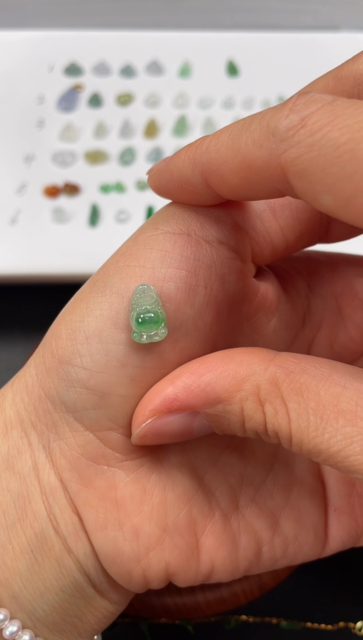 吊坠(不含链)18K金镶嵌翡翠一个JK131