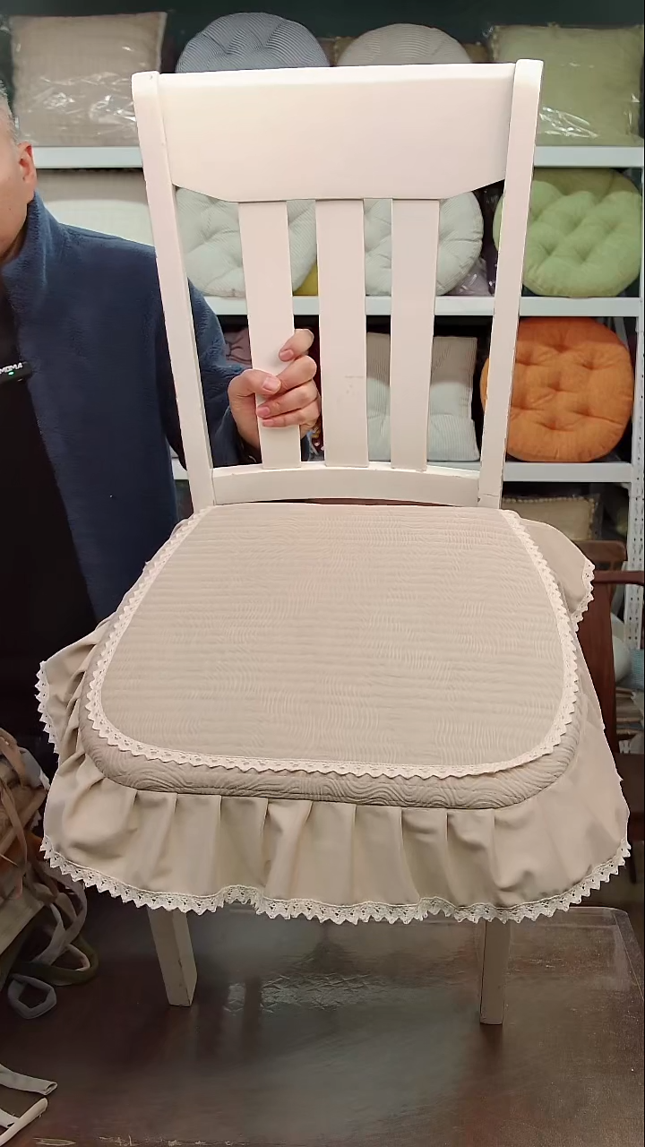 布细绒—横条：米色4个