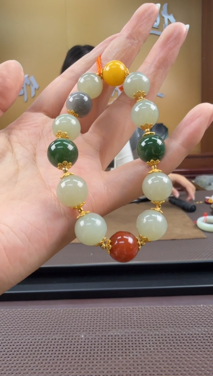 颈饰未镶嵌和田玉手串12mm