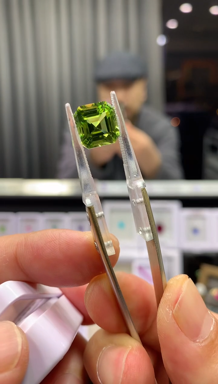 【闪购商品】橄榄石裸石未镶嵌一粒5.58ct