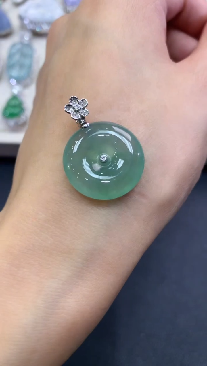 【闪购商品】翡翠吊坠(不含链)18K金镶嵌a27