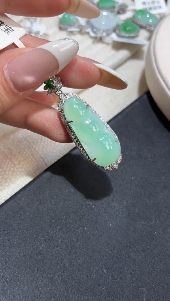 吊坠(不含链)银S925镶嵌翡翠【挽石珠宝】豆子