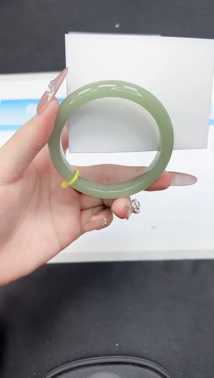 【闪购商品】石英质玉手镯未镶嵌350-60.2