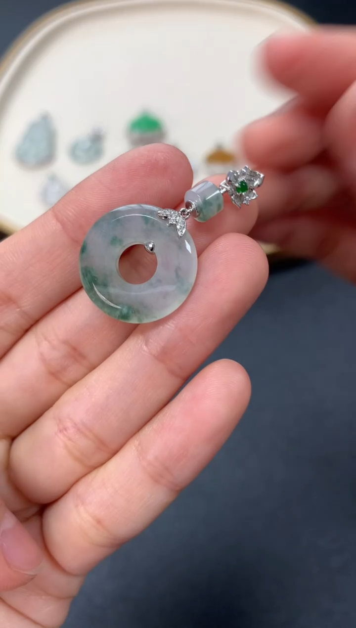 【闪购商品】翡翠吊坠(不含链)18K金镶嵌2800