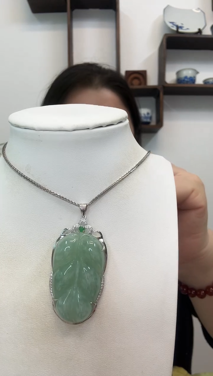 吊坠(赠链)银S925镶嵌翡翠叶子