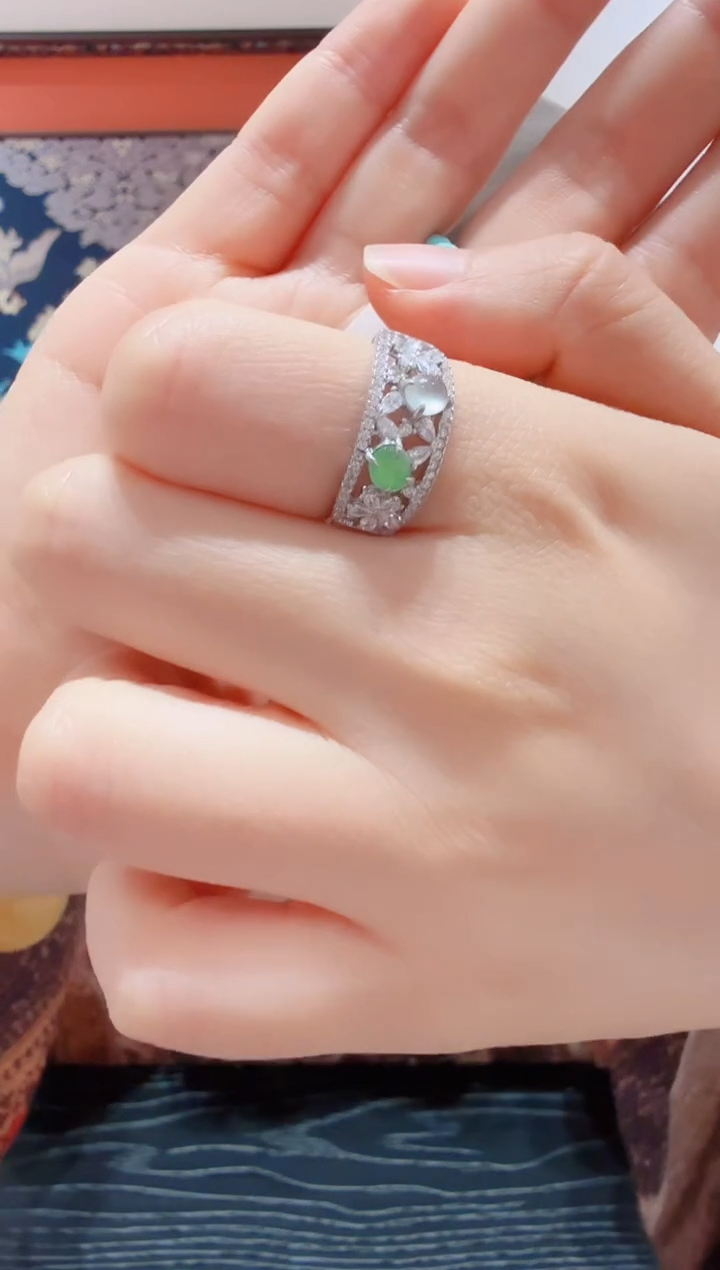 翡翠戒指银S925镶嵌翡翠 