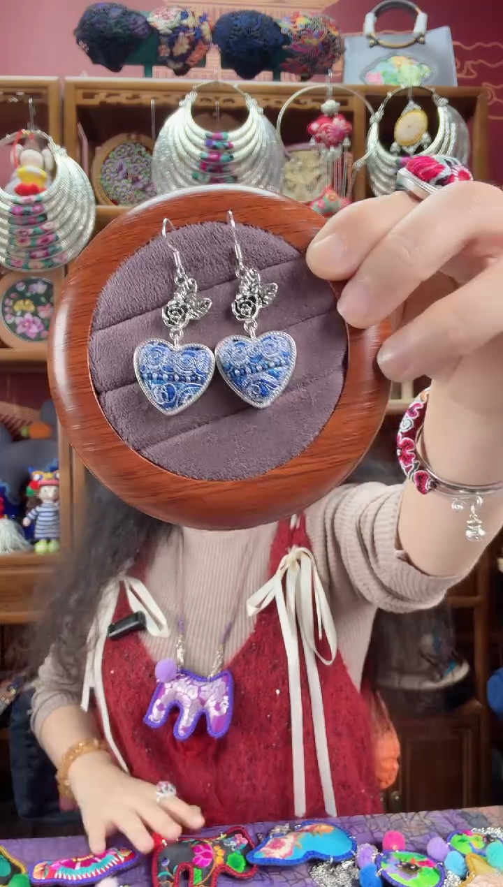 刺绣耳环89甜甜家