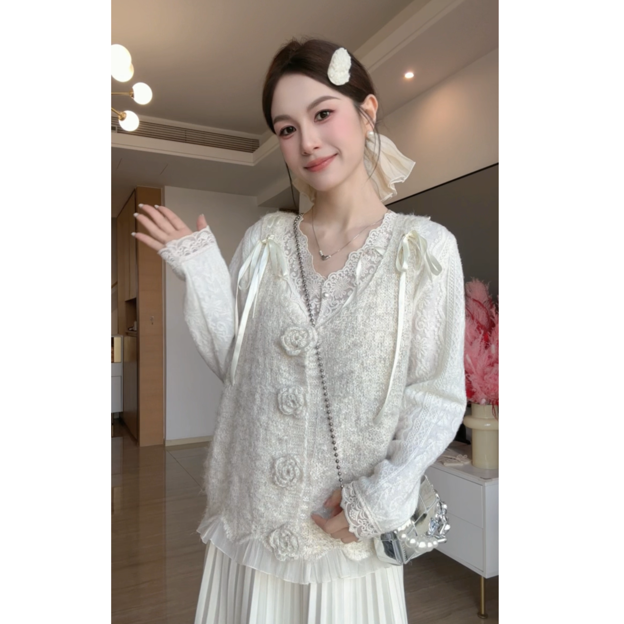 秋季蝴蝶结吊带款女V领透气马夹小香风时尚马甲百搭蕾丝针织镂空