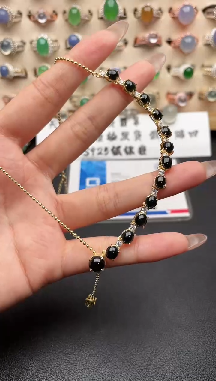 未镶嵌戒指翡翠一物一证一礼盒