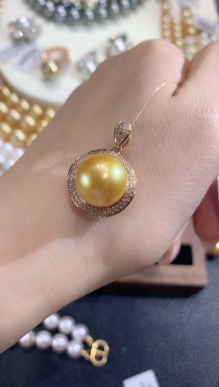 18K金镶嵌吊坠(不含链)海水珍珠C10