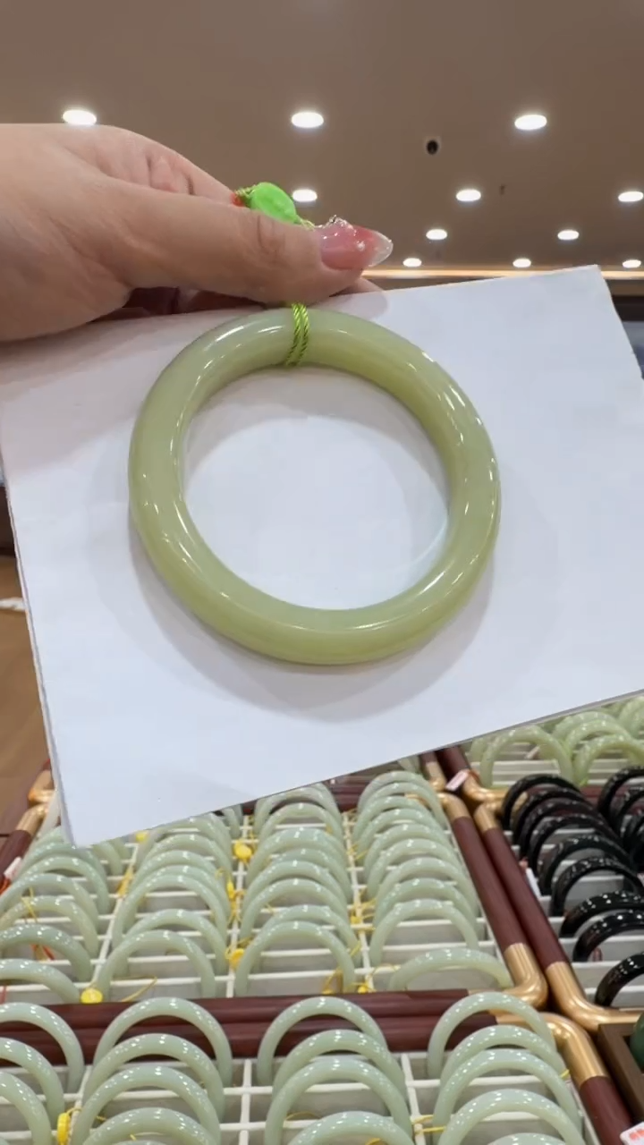 颈饰未镶嵌和田玉手镯58