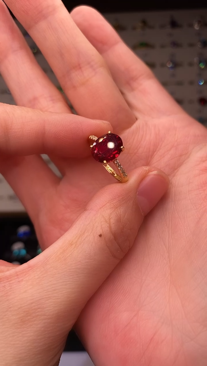 5克拉红宝石（处理）欧美风戒指