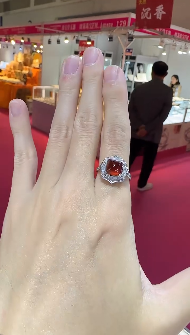 银S925镶嵌戒指石榴石糖塔款8mm