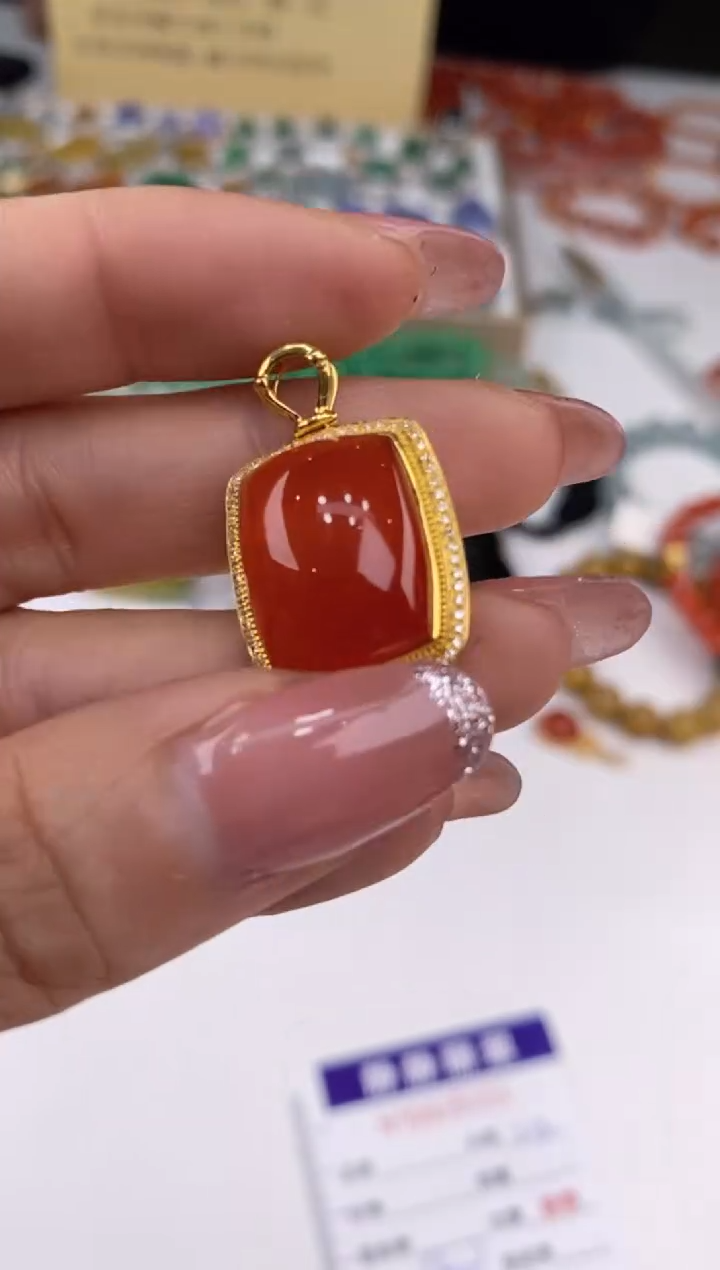【闪购商品】南红玛瑙吊坠(赠链)18K金镶嵌25959/静静聊翠