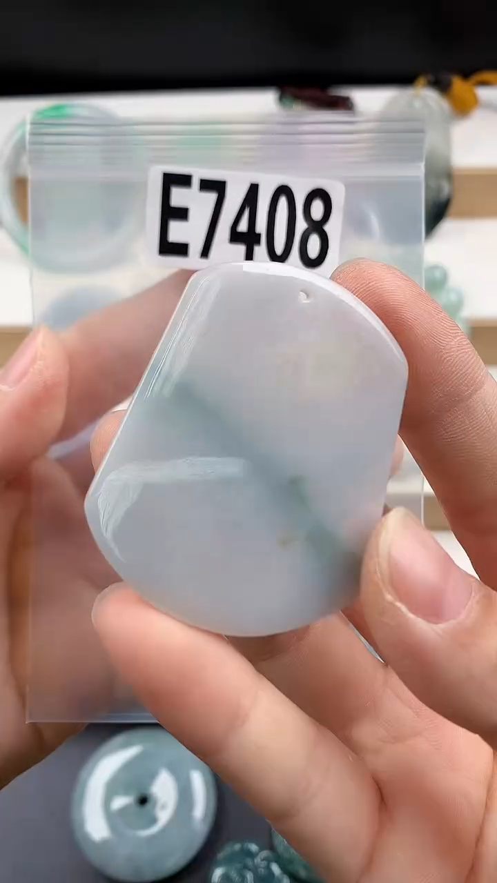 颈饰未镶嵌翡翠天然翡翠吊坠挂件