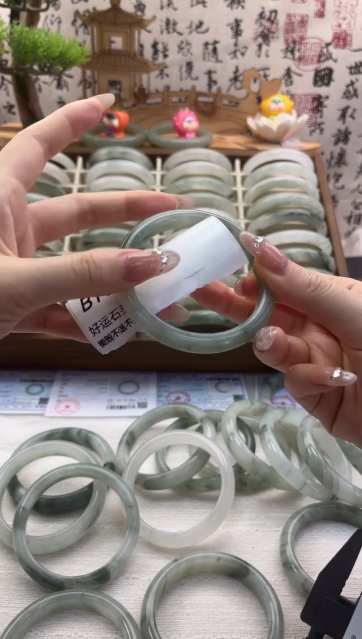 未镶嵌手镯石英质玉11