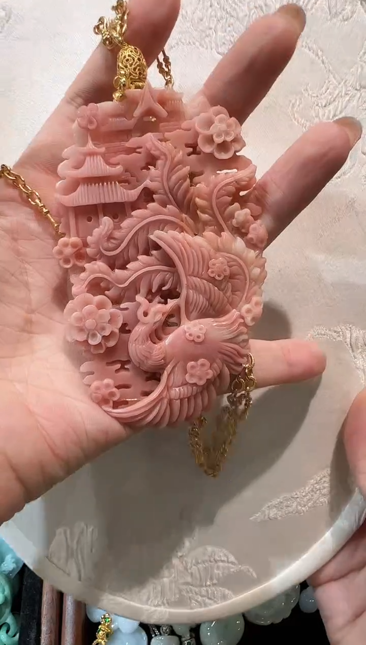 石英质玉未镶嵌颈饰国风