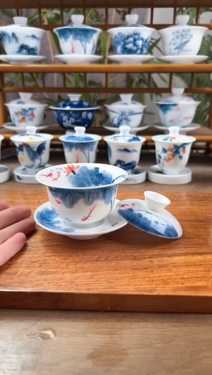 微瑕线条莲130ml內绘盖碗