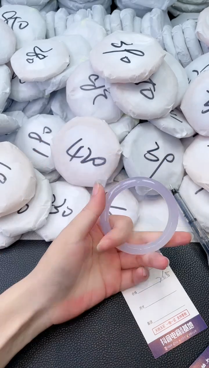 石英质玉未镶嵌手镯D269