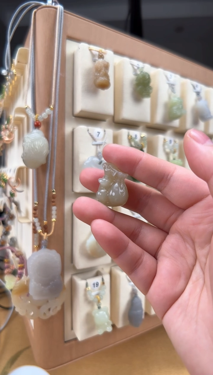 【闪购商品】和田玉颈饰未镶嵌小老鼠吊坠