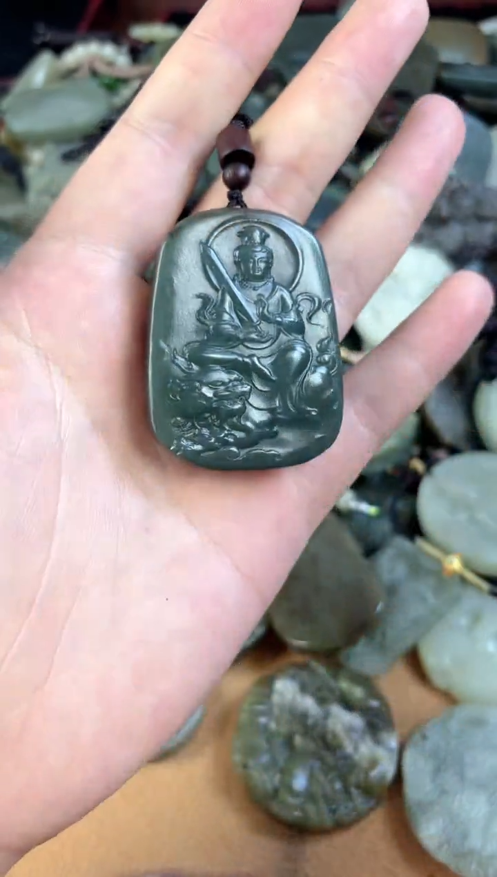 和田玉未镶嵌颈饰1