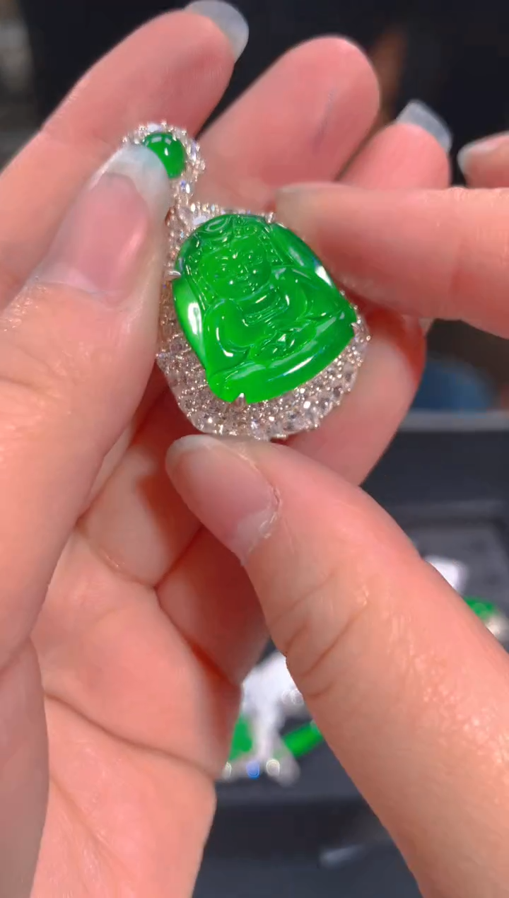 【闪购商品】定制翡翠未镶嵌99定制翡翠，多样性发货（发其一）