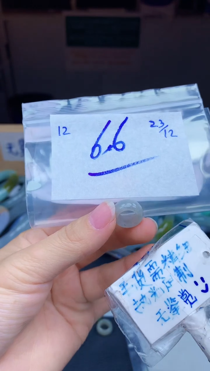 未镶嵌挂件翡翠用****212毛货需精细抛光挂件多样性拍一发一