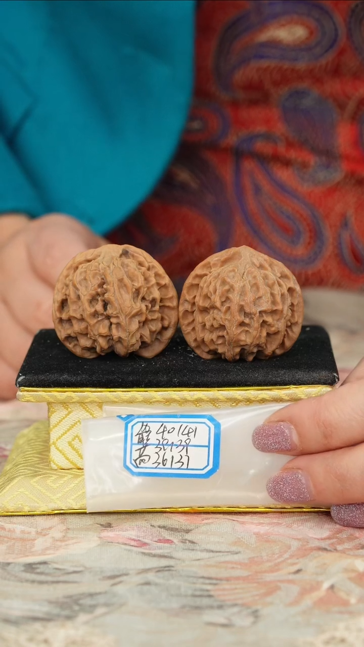 【闪购商品】文玩核桃把件苹果园