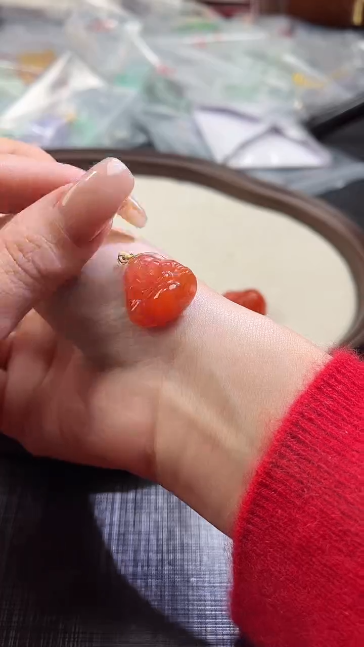 【闪购商品】南红玛瑙颈饰18K金镶嵌100636859