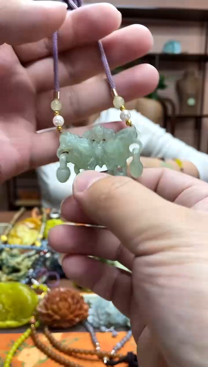 未镶嵌岫玉吊坠·