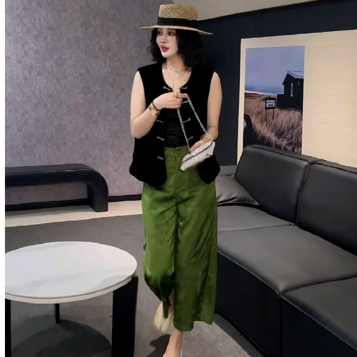 新中式国风复古洋气马甲女气质新款高端丝绒盘扣马夹阔腿裤套装