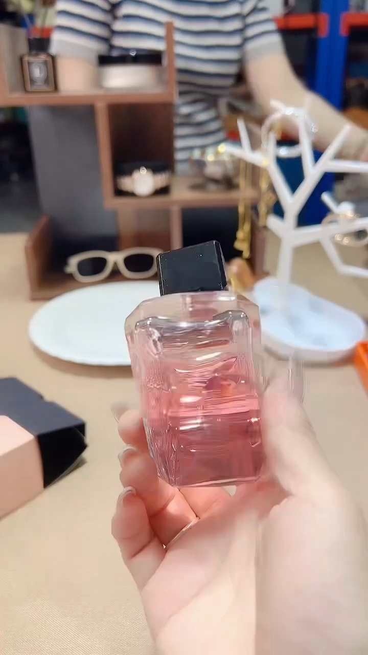 瓷片碗碟好物一件不留@@1