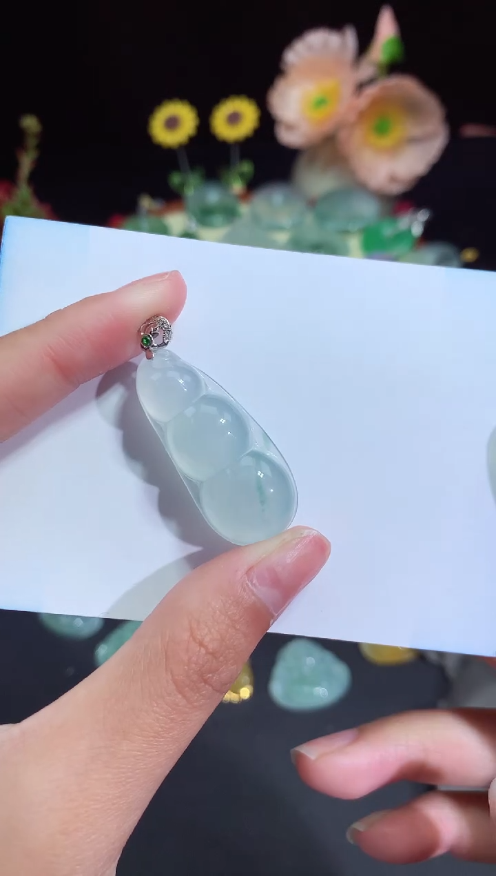 【闪购商品】翡翠颈饰未镶嵌福豆
