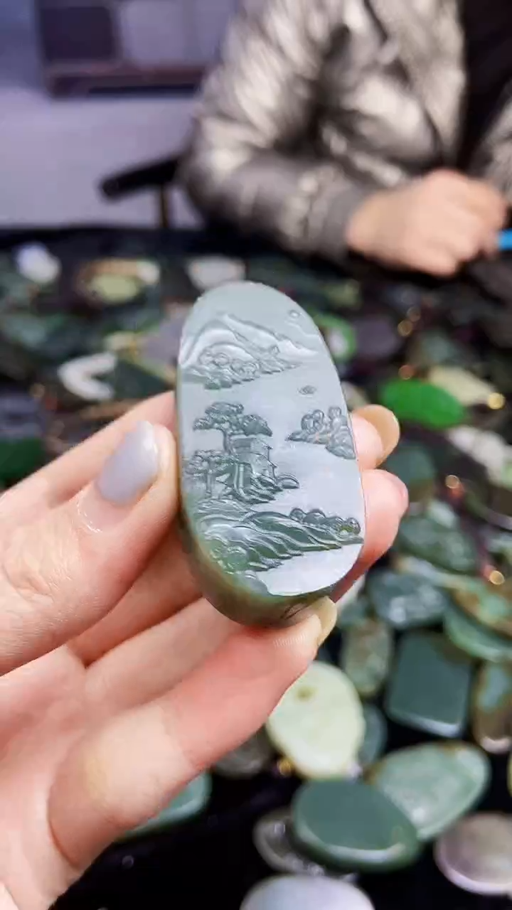 颈饰未镶嵌和田玉1