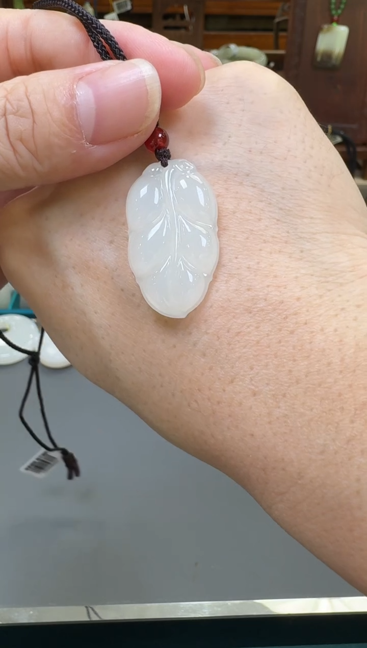【闪购商品】和田玉吊坠未镶嵌一叶暴富配绳