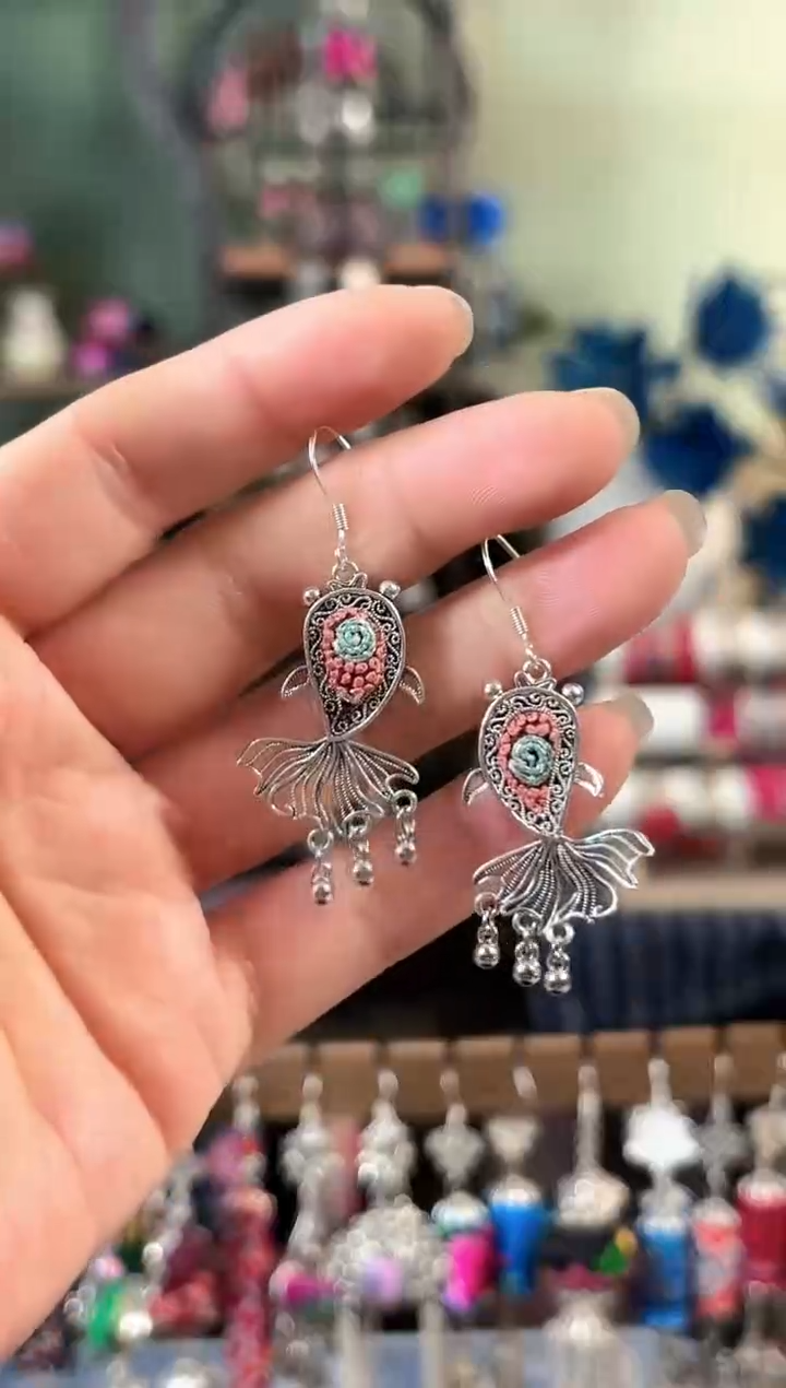 彩云南阁非遗老绣饰品149